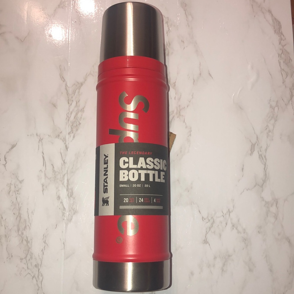 NWT Supreme Stanley Vacuum Insulated Bottle, 20 oz - Picture 4 of 12